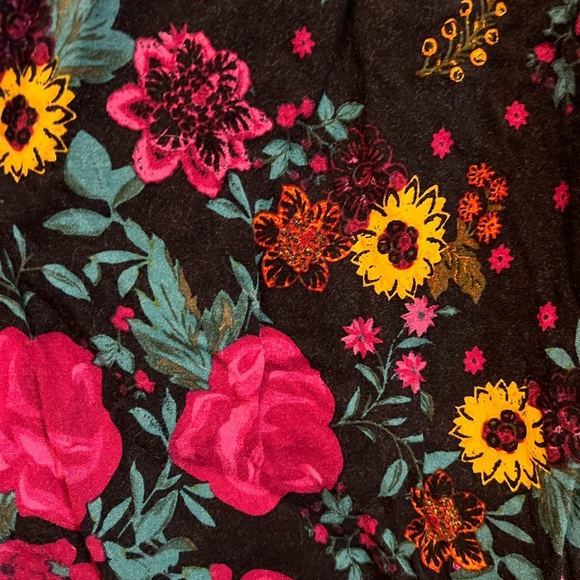 Rue 21 Floral Off the Shoulder Crop Top - Picture 3 of 10